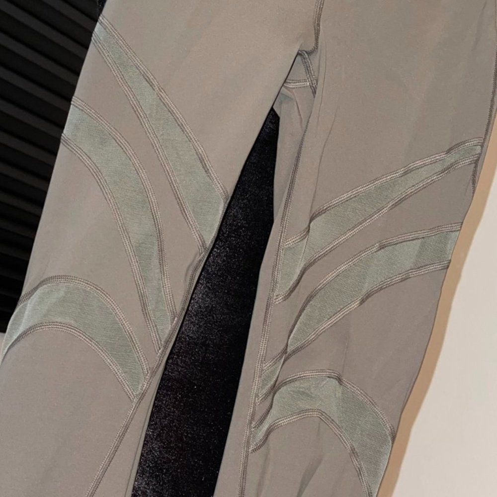 LIKE NEW Lululemon Wunder Under High-Rise Mesh sz4 - Picture 5 of 9